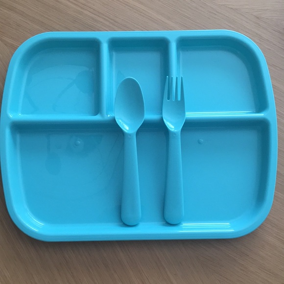 Kids Sectional Platters (4) with Utensils! - Picture 3 of 5
